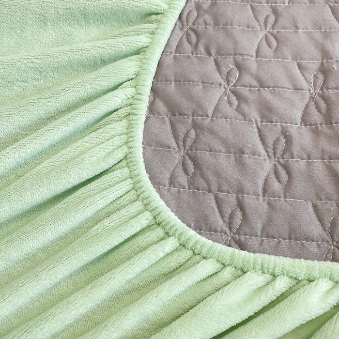 91家纺网 家纺一手货源 找家纺 安哆啦 2022新款绗缝加厚磨毛夹棉花边牛奶绒床笠 淡蓝花海