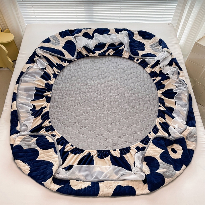 91家纺网 家纺一手货源 找家纺 安哆啦 2022新款绗缝加厚磨毛夹棉花边牛奶绒床笠 复古蓝花