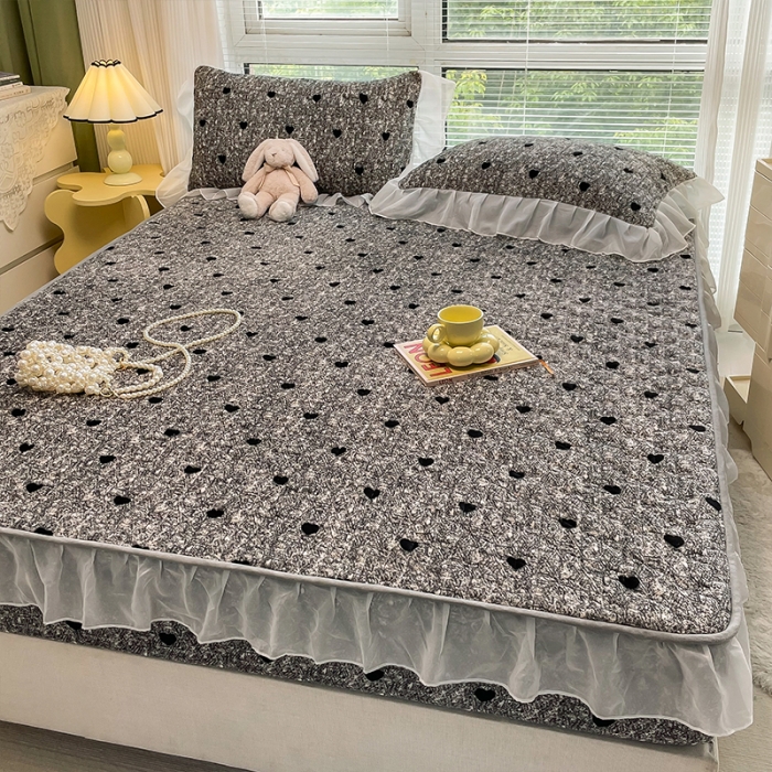 91家纺网 家纺一手货源 找家纺 安哆啦 2022新款绗缝加厚磨毛夹棉花边牛奶绒床笠 黑色大波浪