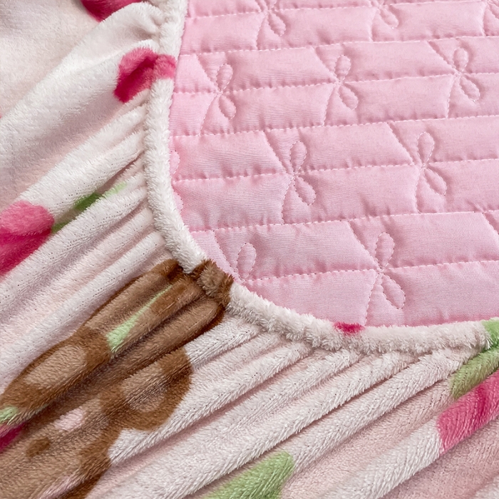 91家纺网 家纺一手货源 找家纺 安哆啦 2022新款绗缝加厚磨毛夹棉花边牛奶绒床笠 花朵熊熊