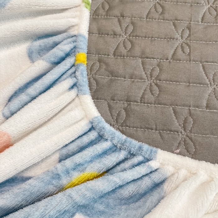 91家纺网 家纺一手货源 找家纺 安哆啦 2022新款绗缝加厚磨毛夹棉花边牛奶绒床笠 花园里