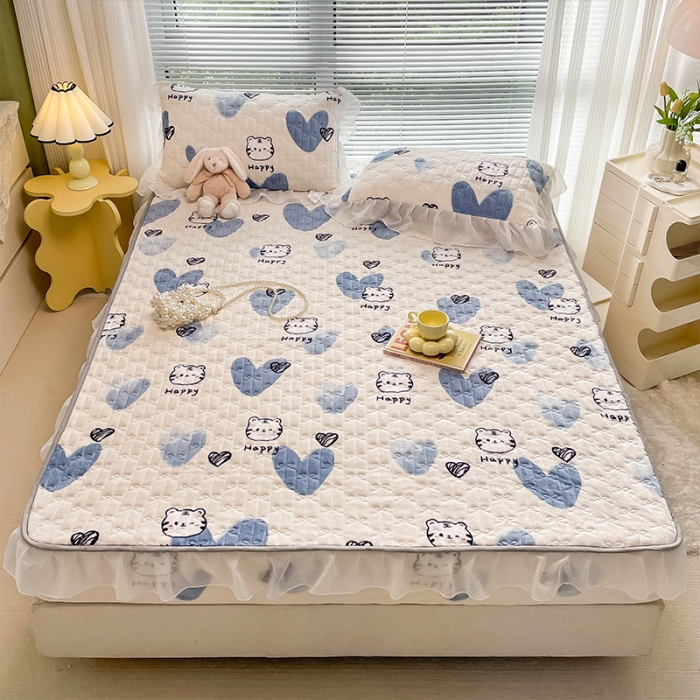 91家纺网 家纺一手货源 找家纺 安哆啦 2022新款绗缝加厚磨毛夹棉花边牛奶绒床笠 蓝色爱心虎