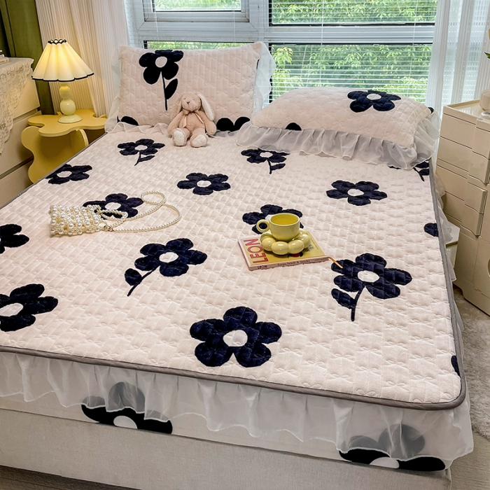 91家纺网 家纺一手货源 找家纺 安哆啦 2022新款绗缝加厚磨毛夹棉花边牛奶绒床笠 山茶花花