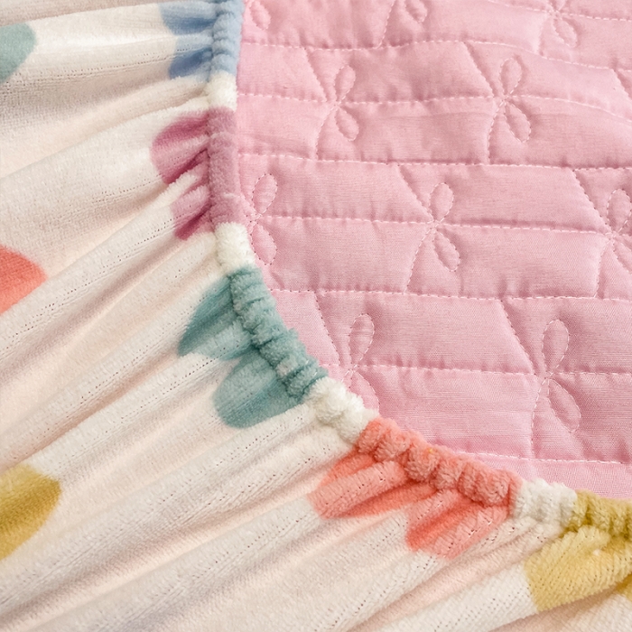 91家纺网 家纺一手货源 找家纺 安哆啦 2022新款绗缝加厚磨毛夹棉花边牛奶绒床笠 心花怒放