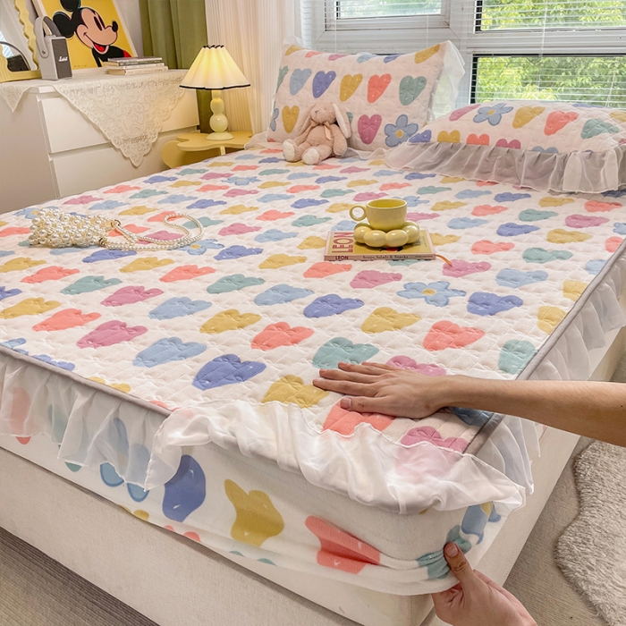 91家纺网 家纺一手货源 找家纺 安哆啦 2022新款绗缝加厚磨毛夹棉花边牛奶绒床笠 心花怒放