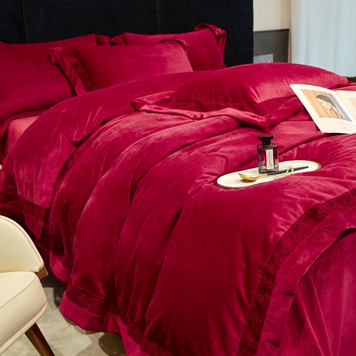 91家纺网 家纺一手货源 找家纺 榻尚 2023新款婴肤绒镂空工艺四件套-柔梦系列  佳节红