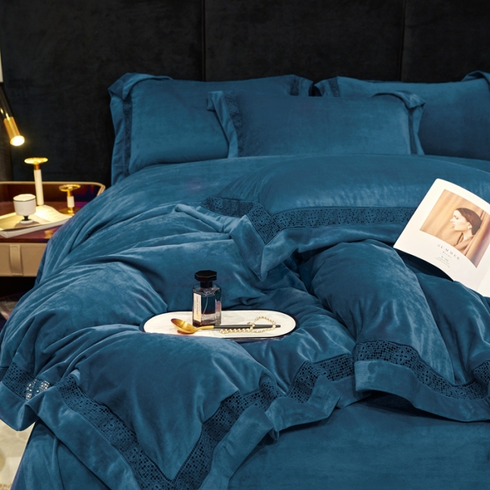 91家纺网 家纺一手货源 找家纺 榻尚 2023新款婴肤绒镂空工艺四件套-柔梦系列  梦幻蓝