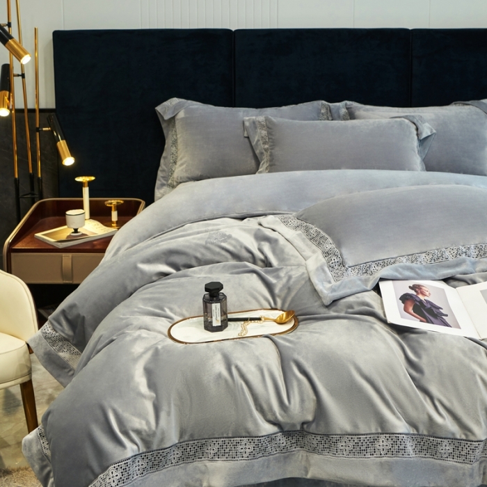 91家纺网 家纺一手货源 找家纺 榻尚 2023新款婴肤绒镂空工艺四件套-柔梦系列 时尚灰