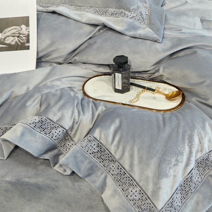 91家纺网 家纺一手货源 找家纺 榻尚 2023新款婴肤绒镂空工艺四件套-柔梦系列 时尚灰