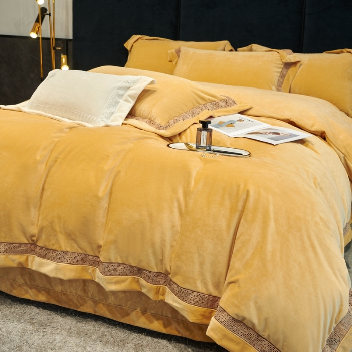 91家纺网 家纺一手货源 找家纺 榻尚 2023新款婴肤绒镂空工艺四件套-柔梦系列  香槟黄