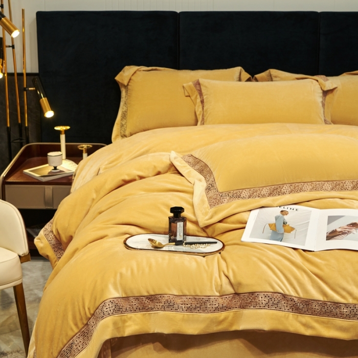 91家纺网 家纺一手货源 找家纺 榻尚 2023新款婴肤绒镂空工艺四件套-柔梦系列  香槟黄