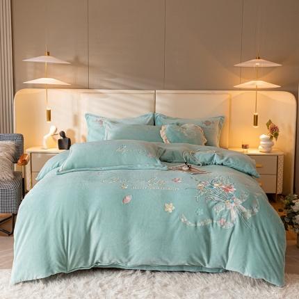 91家纺网 家纺一手货源 找家纺 宅家居 2023新款蒂娜系列加厚牛奶绒刺绣四件套 蒂娜-豆绿