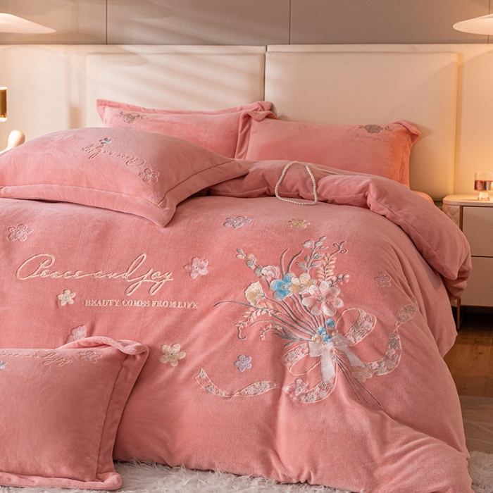 91家纺网 家纺一手货源 找家纺 （总）宅家居 2023新款蒂娜系列加厚牛奶绒刺绣四件套