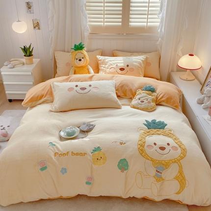 91家纺网 家纺一手货源 找家纺 （总）眠屿 2022新款牛奶绒花边四件套-菠萝噗噗-菠萝维尼