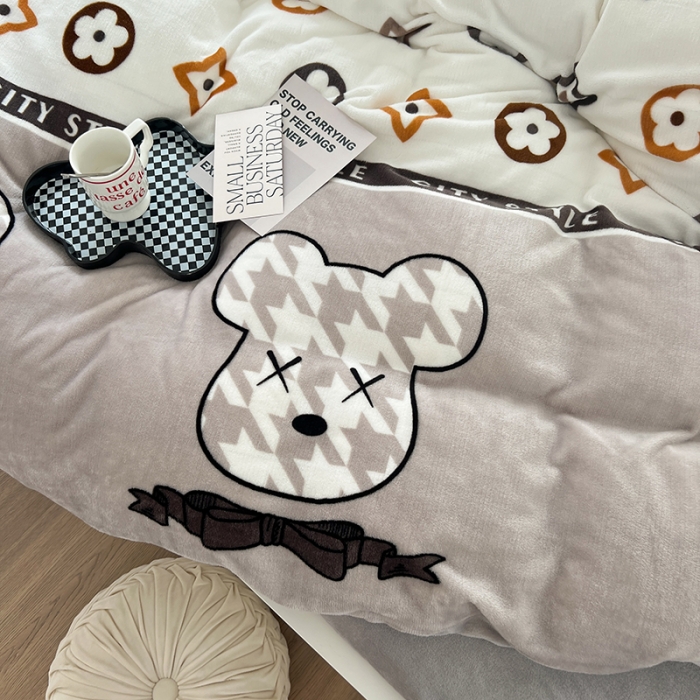 91家纺网 家纺一手货源 找家纺 顾里 2022新款ins少女保暖牛奶绒套件 潮熊