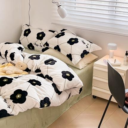 91家纺网 家纺一手货源 找家纺 （总）顾里 2022新款ins少女保暖牛奶绒套件 场景一