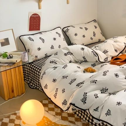 91家纺网 家纺一手货源 找家纺 （总）顾里 2022新款ins少女保暖牛奶绒套件 场景一