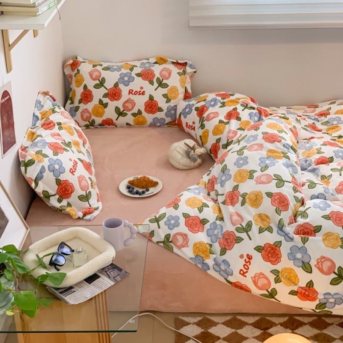 91家纺网 家纺一手货源 找家纺 顾里 2022新款ins少女保暖牛奶绒套件 场景一 奥斯汀