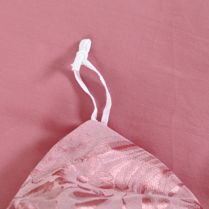 91家纺网 家纺一手货源 找家纺 OL家纺 新款色织欧式丝加棉大提花床裙夹棉四面围布四件套 华贵倾城-豆沙粉