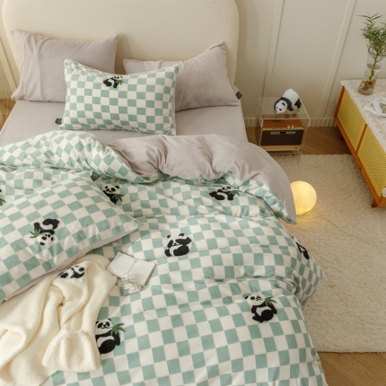 91家纺网 家纺一手货源 找家纺 A类母婴级棋盘格牛奶绒毛巾绣熊猫系列（风格二） 棋盘格熊猫-豆蔻绿