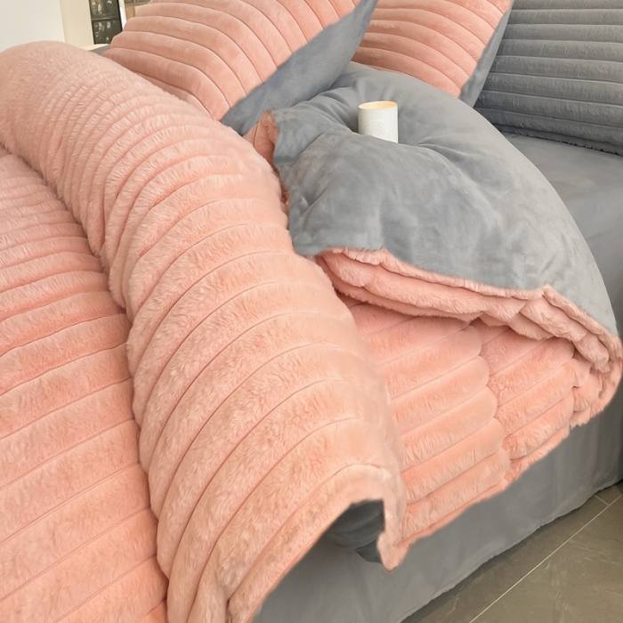 91家纺网 家纺一手货源 找家纺 秀色新品加厚兔毛牛奶绒双面法兰绒撸猫感四件套-克洛伊 粉黛白+浅灰