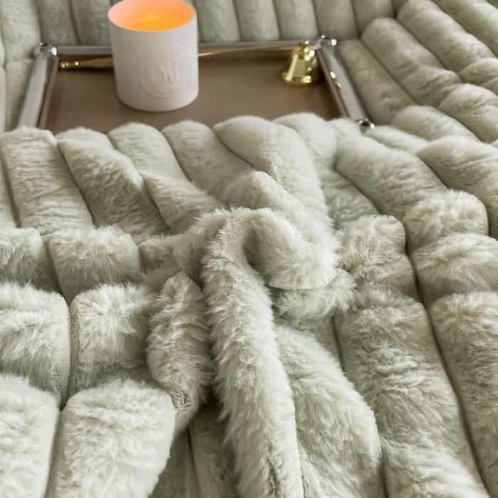 91家纺网 家纺一手货源 找家纺 秀色新品加厚兔毛牛奶绒双面法兰绒撸猫感四件套-克洛伊 嫩绿+木果色