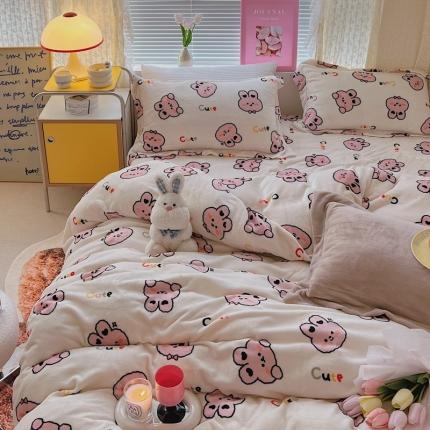 91家纺网 家纺一手货源 找家纺 顾里 2022新款ins少女保暖牛奶绒套件 场景二 可爱小兔