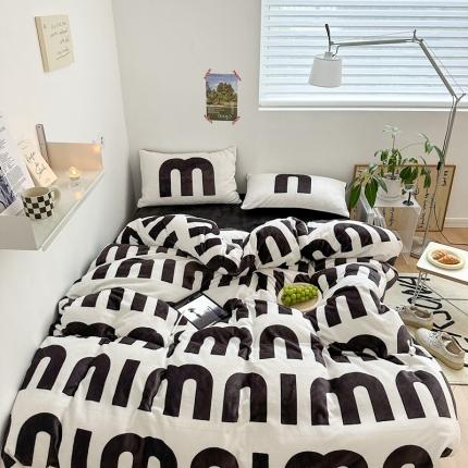 91家纺网 家纺一手货源 找家纺 （总）柚子 2022新款现代空间牛奶绒四件套