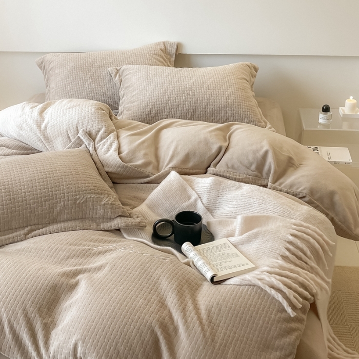 91家纺网 家纺一手货源 找家纺 潘朵拉 2022新款编织刺绣牛奶绒四件套 编织咖