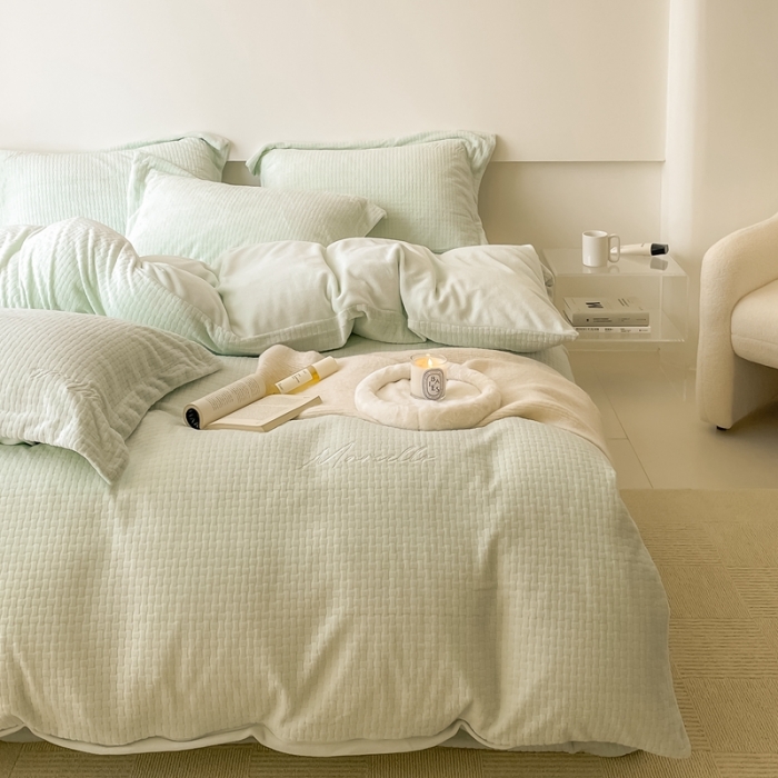 91家纺网 家纺一手货源 找家纺 潘朵拉 2022新款编织刺绣牛奶绒四件套 编织绿