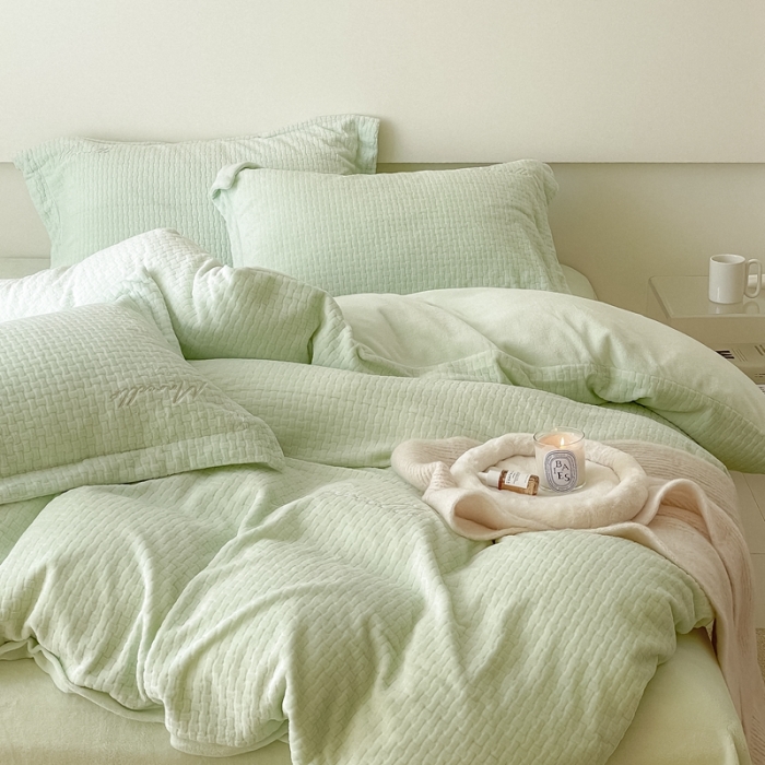 91家纺网 家纺一手货源 找家纺 潘朵拉 2022新款编织刺绣牛奶绒四件套 编织绿