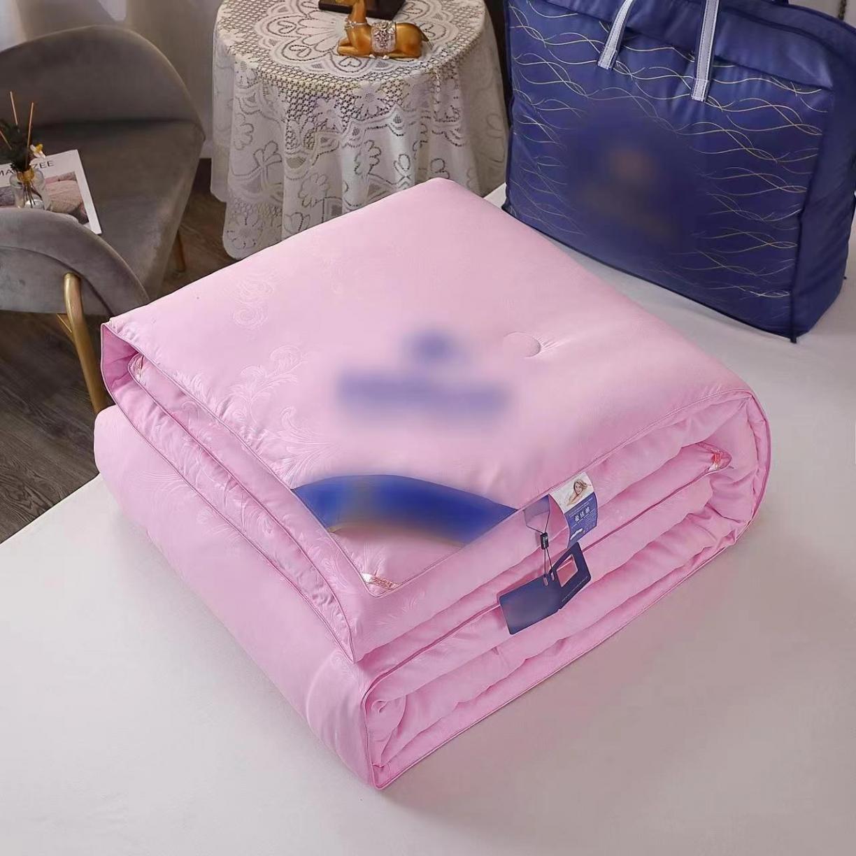 91家纺网 家纺一手货源 找家纺 （总）锦绣家纺  2023新款希尔顿花园酒店蚕丝被春秋被夏被加厚冬被