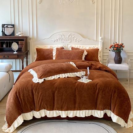 91家纺网 家纺一手货源 找家纺 宜代光年 新款法式荷叶边牛奶绒雕花布莱曼四件套 布莱曼-焦糖