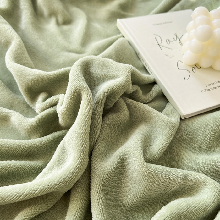 91家纺网 家纺一手货源 找家纺 857家居 2022新款牛奶绒纯色床笠墨绿