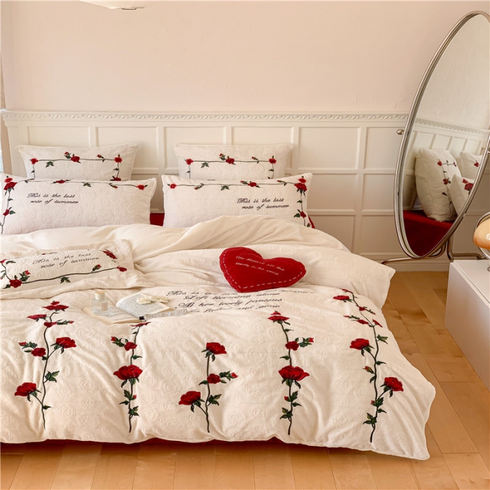 91家纺网 家纺一手货源 找家纺 （总）星野2022新款高克重雕花牛奶绒四件套-南法玫瑰