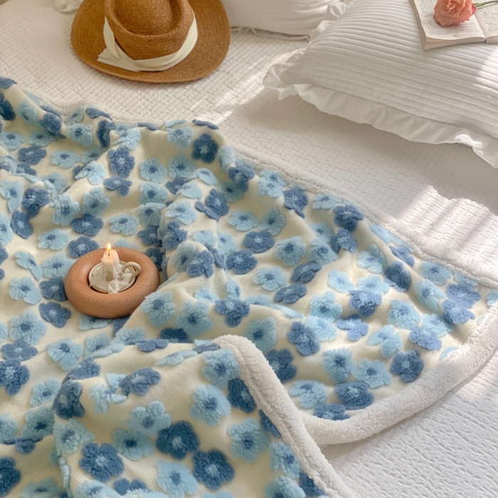 91家纺网 家纺一手货源 找家纺 圆岛家纺 2022定制款高克重羊毛吹风提花暖绒文艺毯 风格一 蓝楹