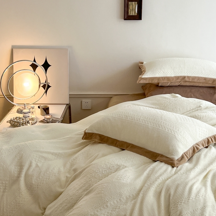 91家纺网 家纺一手货源 找家纺 圆岛 2022新款四色入3D雕花牛奶绒保暖四件套 风格一 温咖