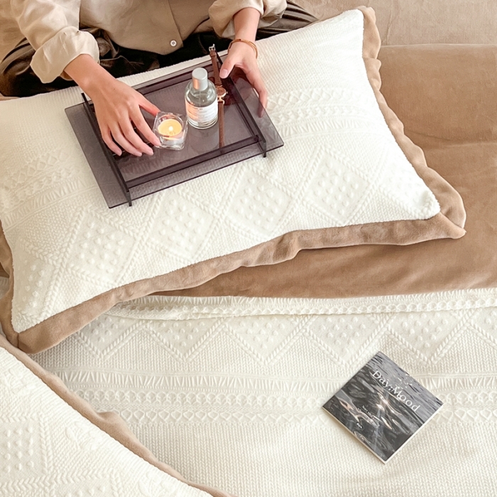 91家纺网 家纺一手货源 找家纺 圆岛 2022新款四色入3D雕花牛奶绒保暖四件套 风格一 温咖