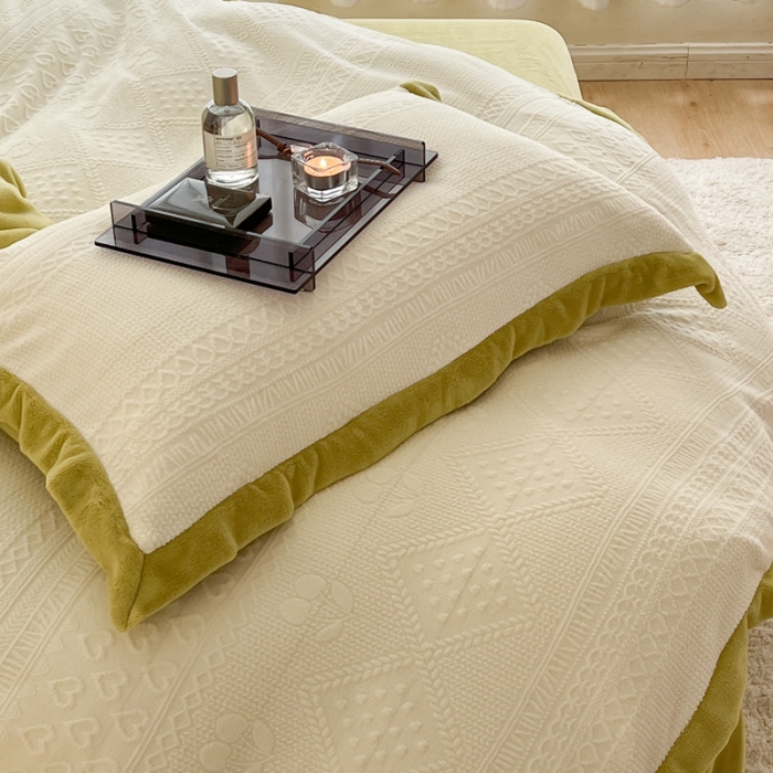 91家纺网 家纺一手货源 找家纺 圆岛 2022新款四色入3D雕花牛奶绒保暖四件套 风格一 复古绿