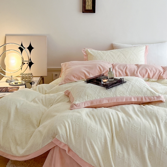 91家纺网 家纺一手货源 找家纺 圆岛 2022新款四色入3D雕花牛奶绒保暖四件套 风格一 蜜粉