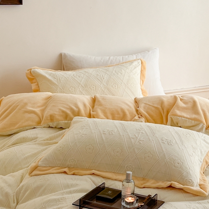91家纺网 家纺一手货源 找家纺 圆岛 2022新款四色入3D雕花牛奶绒保暖四件套 风格一 奶橙