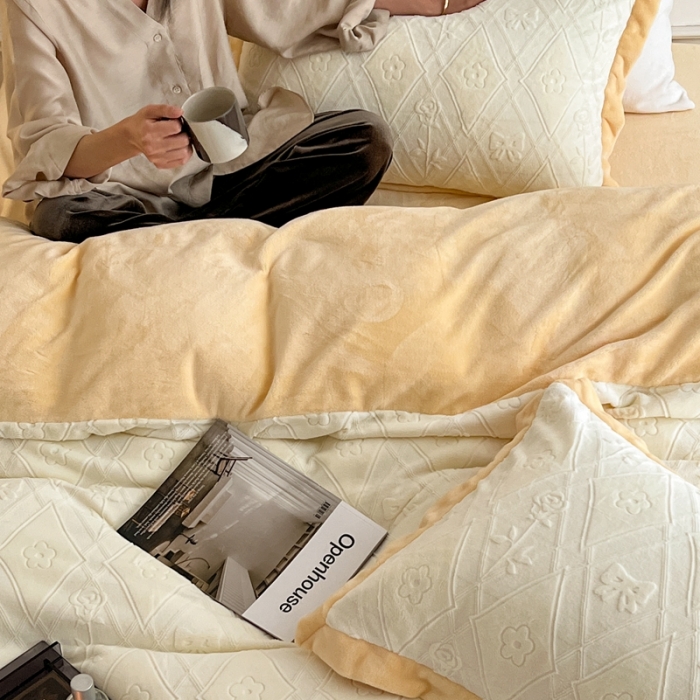 91家纺网 家纺一手货源 找家纺 圆岛 2022新款四色入3D雕花牛奶绒保暖四件套 风格一 奶橙