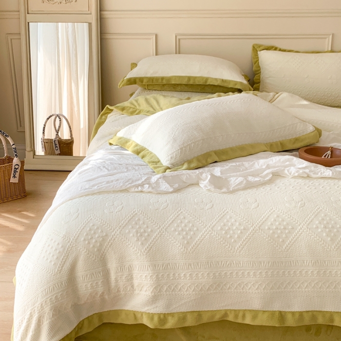 91家纺网 家纺一手货源 找家纺 总 圆岛 2022新款四色入3D雕花牛奶绒保暖四件套 风格二