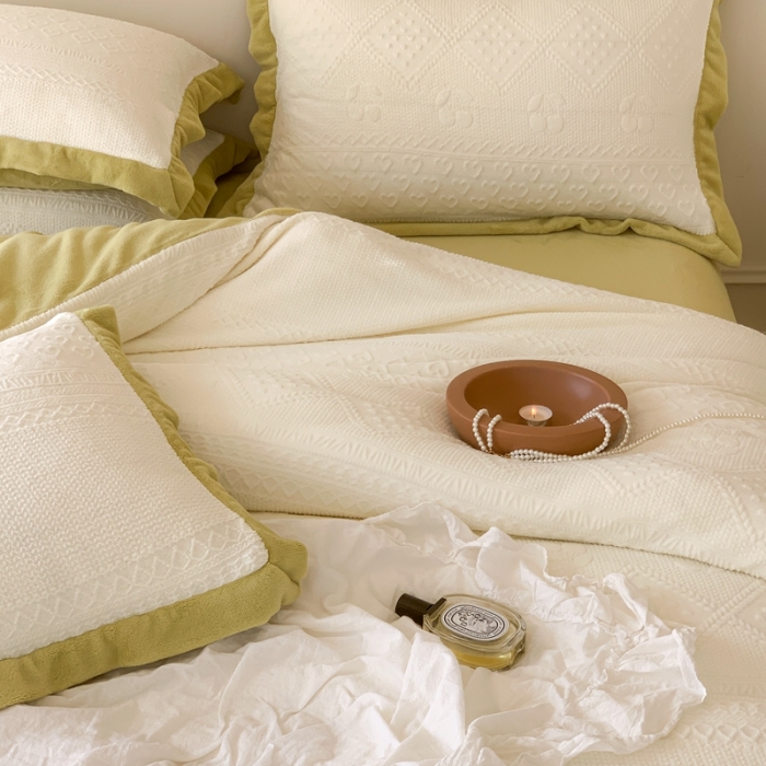 91家纺网 家纺一手货源 找家纺 总 圆岛 2022新款四色入3D雕花牛奶绒保暖四件套 风格二