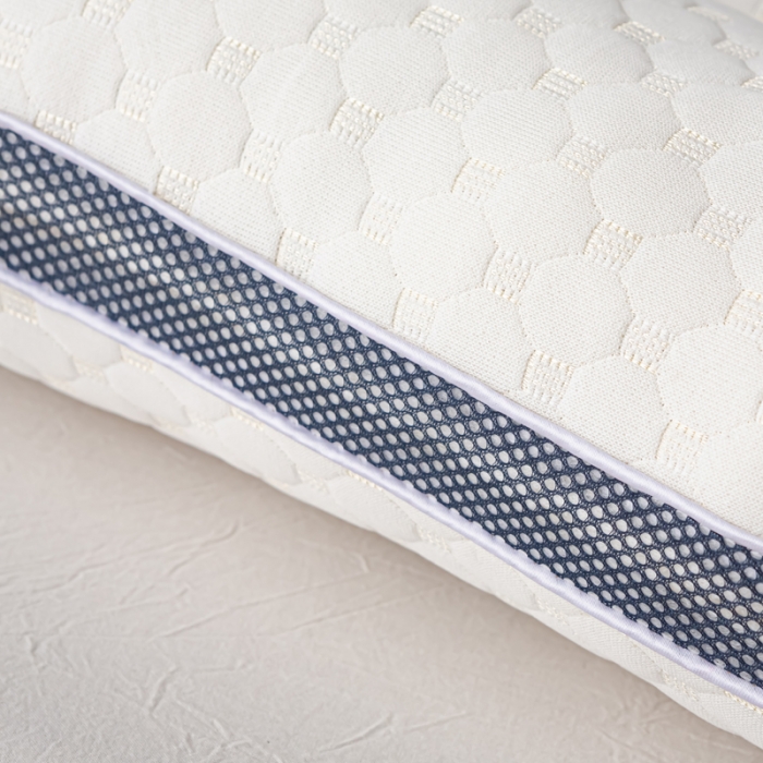 91家纺网 家纺一手货源 找家纺 （总）荣运枕业 新款3D透气分区枕 水立方按摩颗粒护颈枕