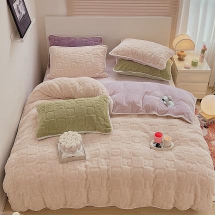 91家纺网 家纺一手货源 找家纺 （总）顾里 2022新款立体提花塔芙绒四件套