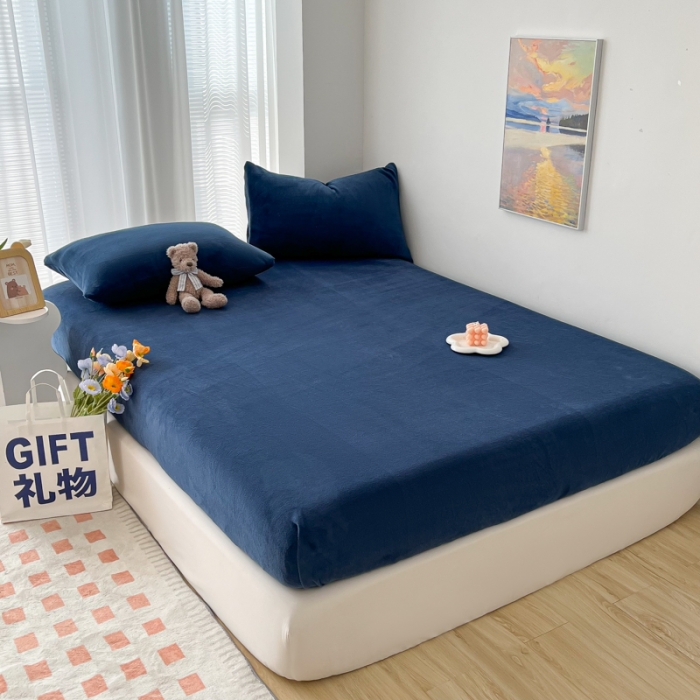 91家纺网 家纺一手货源 找家纺 雨帆家纺 2022新款牛奶绒单品床笠系列 藏青