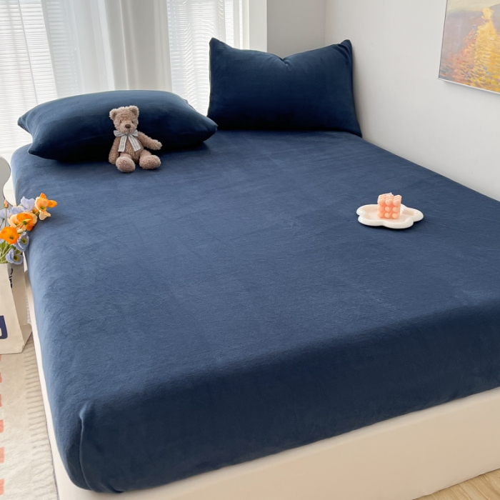 91家纺网 家纺一手货源 找家纺 雨帆家纺 2022新款牛奶绒单品床笠系列 藏青