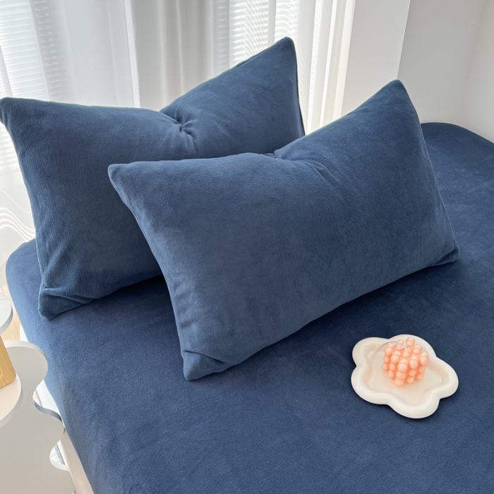 91家纺网 家纺一手货源 找家纺 雨帆家纺 2022新款牛奶绒单品床笠系列 藏青