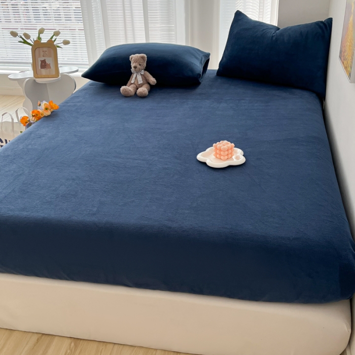91家纺网 家纺一手货源 找家纺 雨帆家纺 2022新款牛奶绒单品床笠系列 藏青